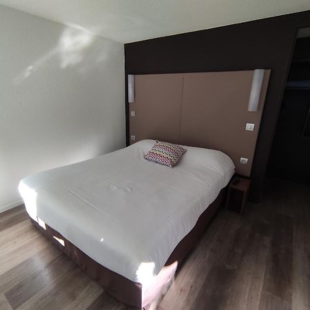 Hotel Campanile Sablé-Sur-Sarthe Vion Esterno foto