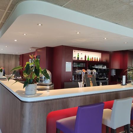 Hotel Campanile Sablé-Sur-Sarthe Vion Esterno foto