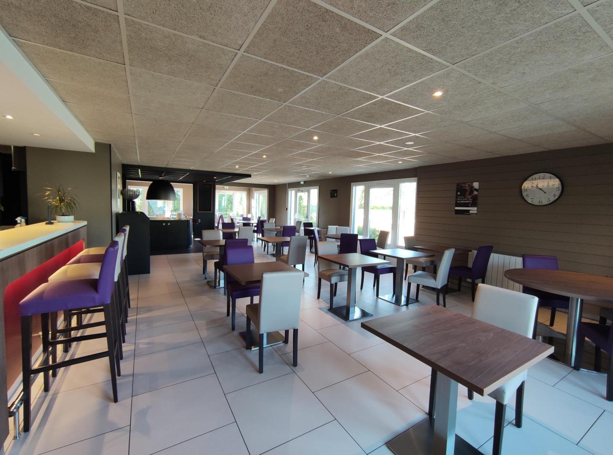 Hotel Campanile Sablé-Sur-Sarthe Vion Esterno foto